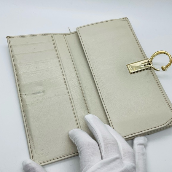 Gucci Beige and Brown Monogram Wallet - Picture 6 of 15